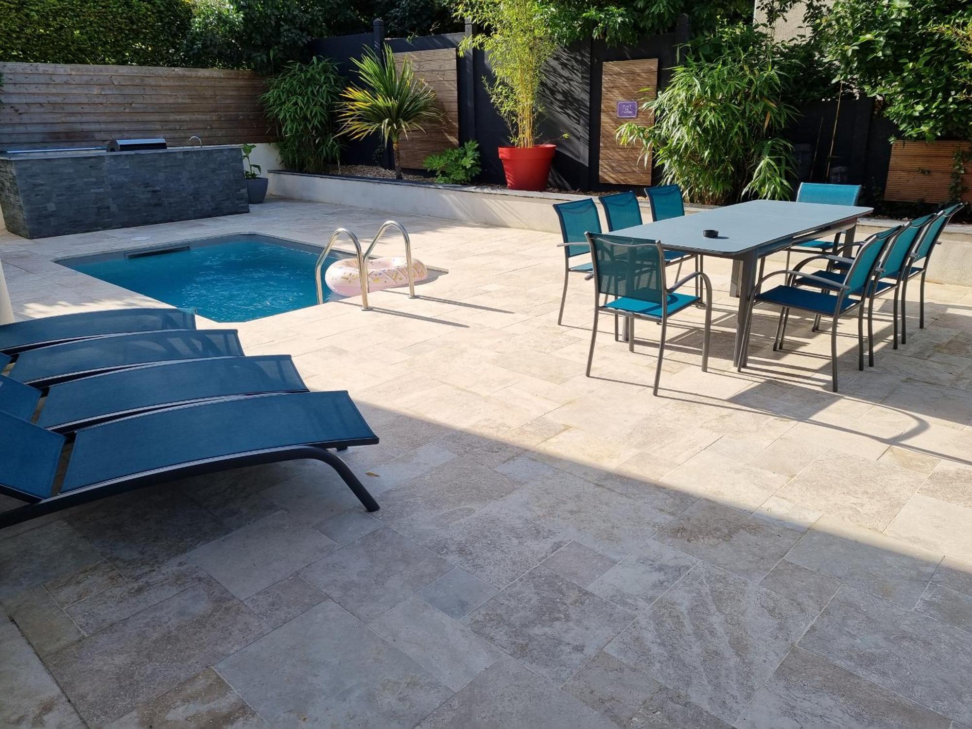 Villa L'aigle - Piscine -10 Pers - Reve Au Mans